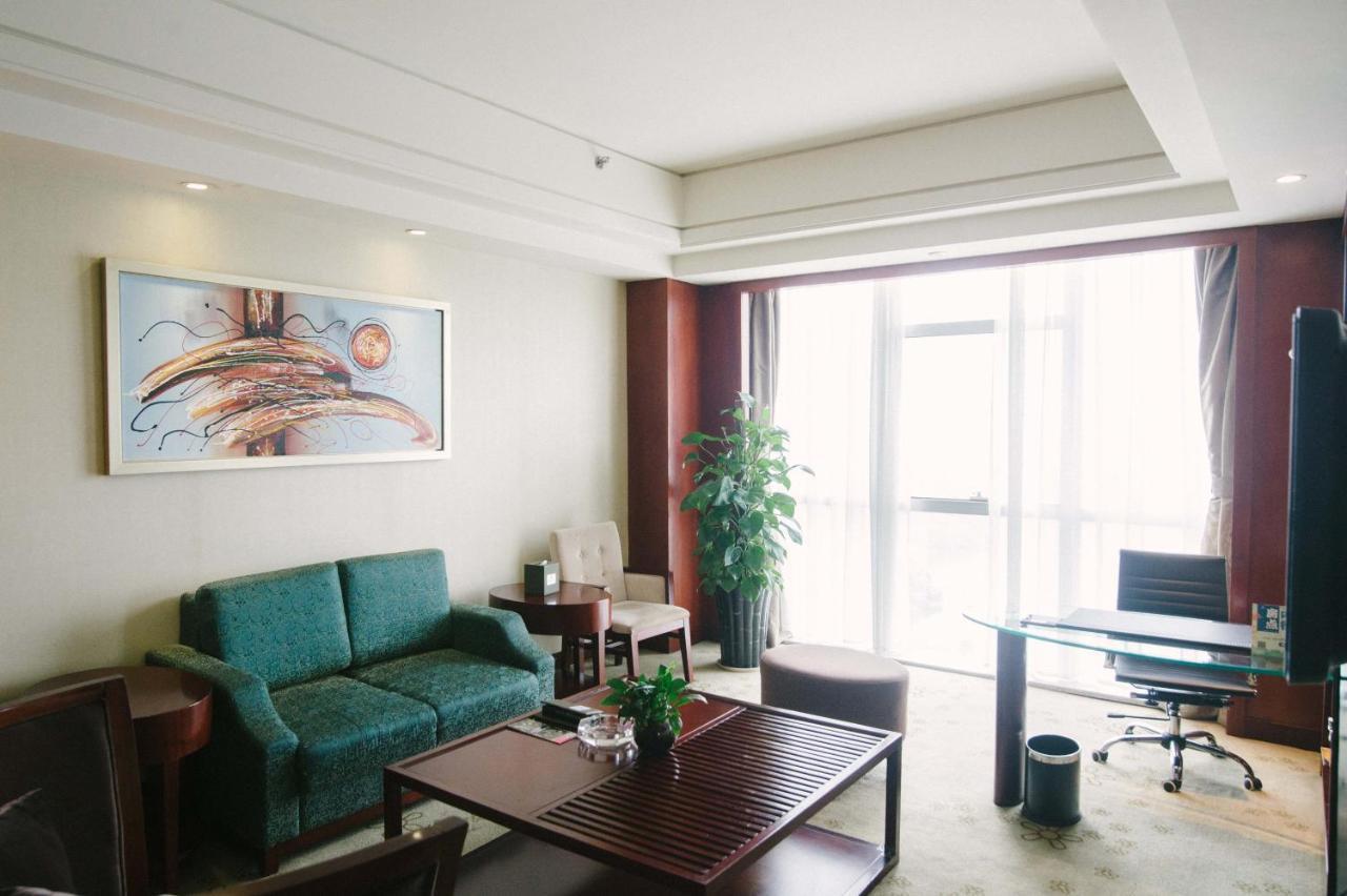 Haiwaihai Crown Hotel Maansan Kültér fotó